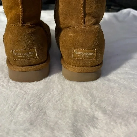 Women’s Koolaburra by Ugg Tan Suede Boots - Picture 4 of 6